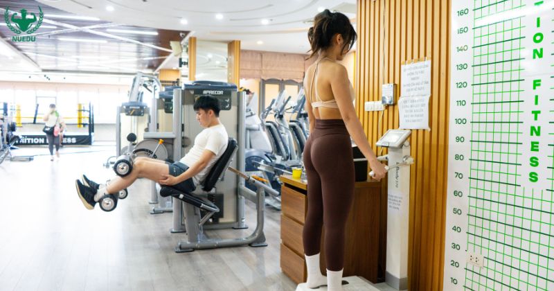 học viên Nuedu theo dõi cân nặng