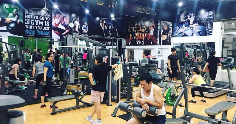 Phòng gym có nhiều học viên