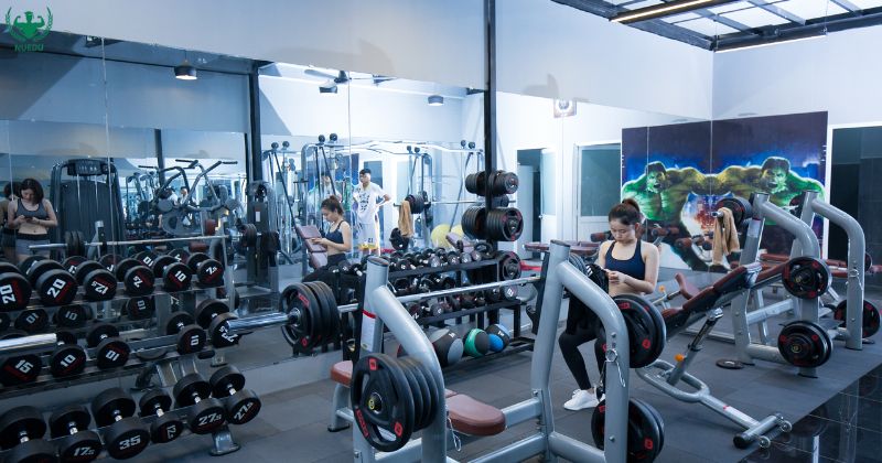 Phòng gym có thiết bi hiện đại