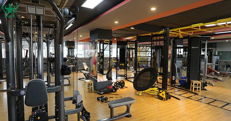 Phòng gym có thiết bị hiện đại